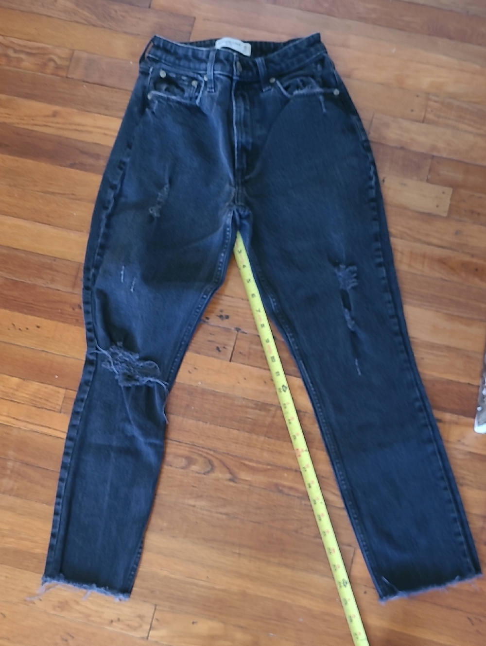 Abercrombie & Fitch Black High-Rise Mom Jeans 25/0